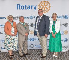 PDG Malcolm Hallewell hands over to DG Ian Hughes